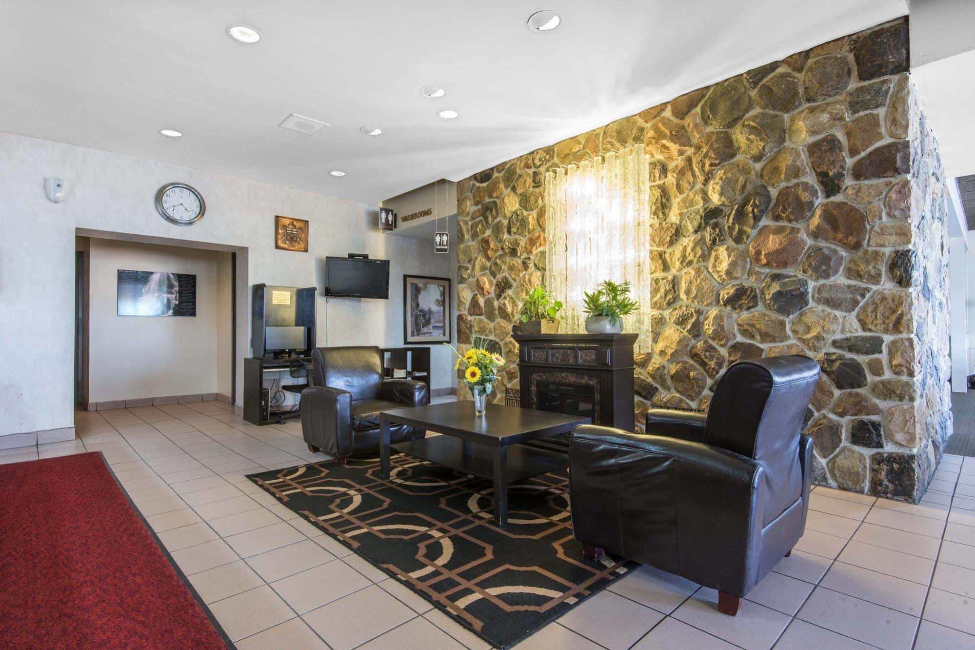 Econo Lodge Sudbury Eksteriør billede