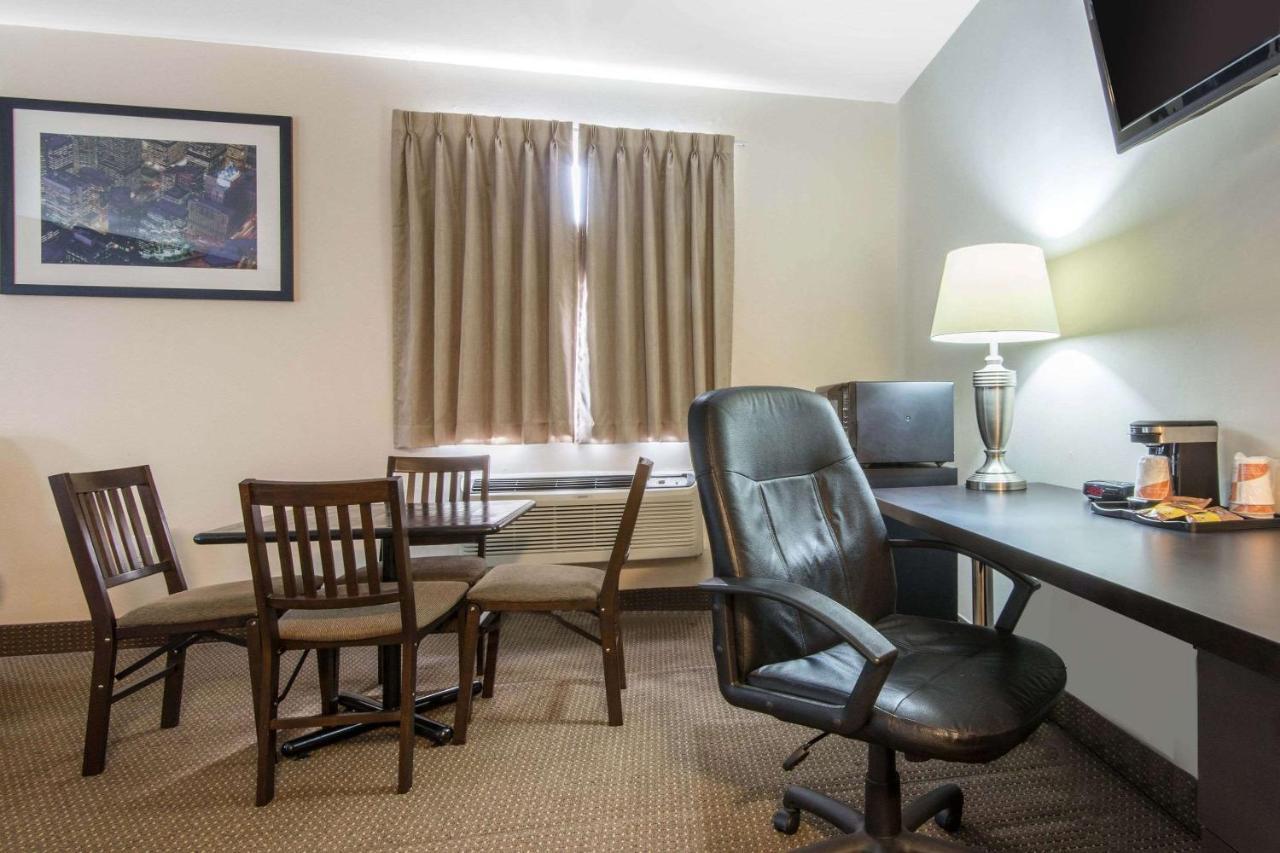 Econo Lodge Sudbury Eksteriør billede