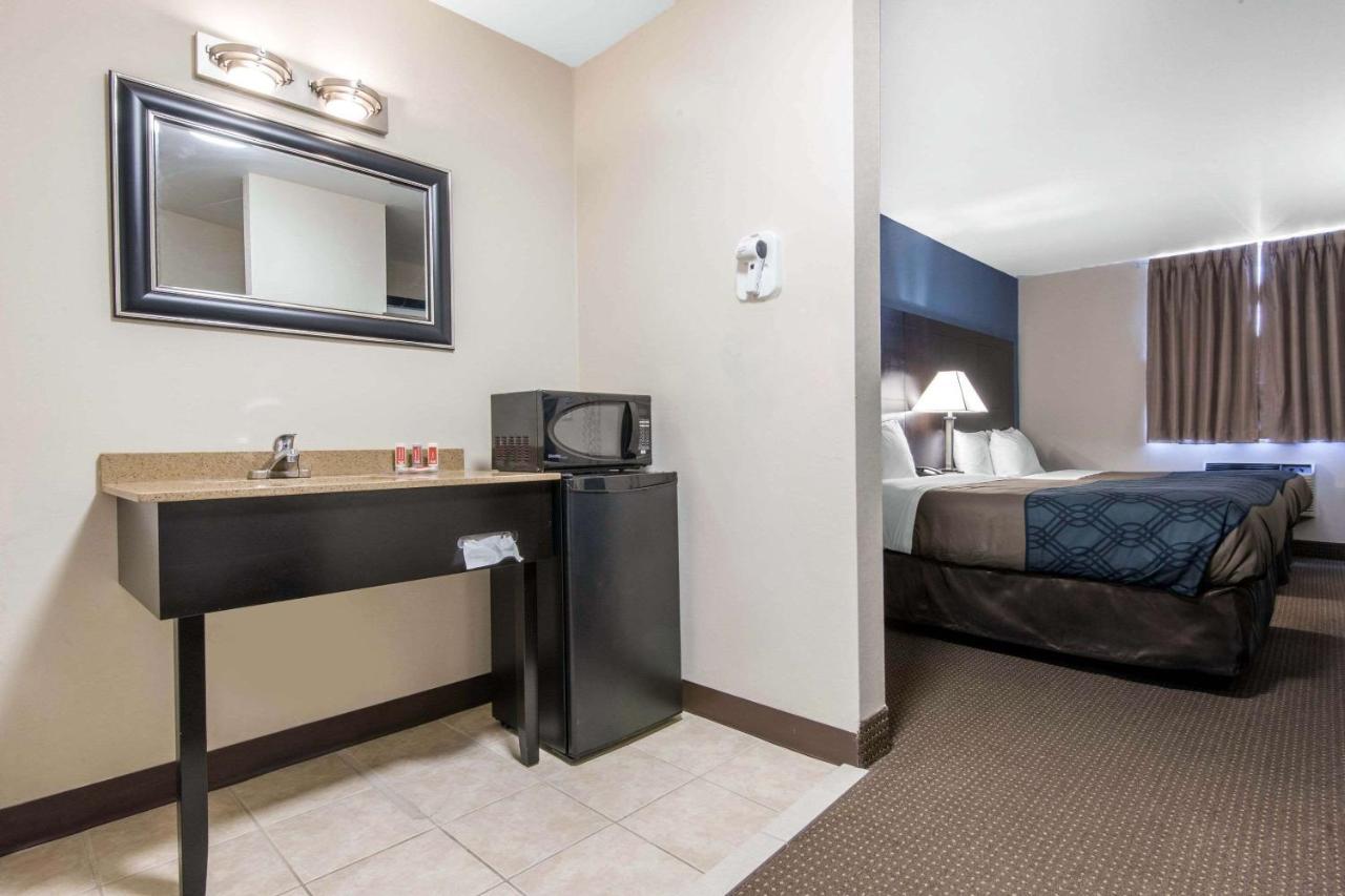 Econo Lodge Sudbury Eksteriør billede